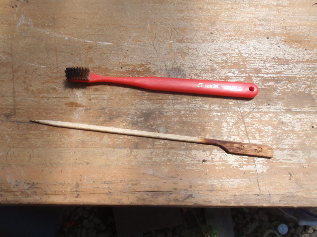 HONNDA 4サイクルＯＨＶエンジン　ＧＸ３１　農機具の掃除に有ると便利な物　歯ブラシと竹串