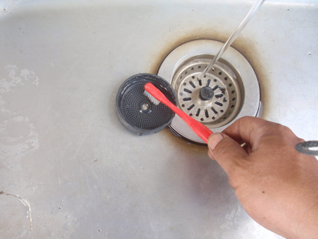 散水ノズルの目詰まり修理　５　タカギ　タフギアメタルノズル　QG555　散水板の掃除