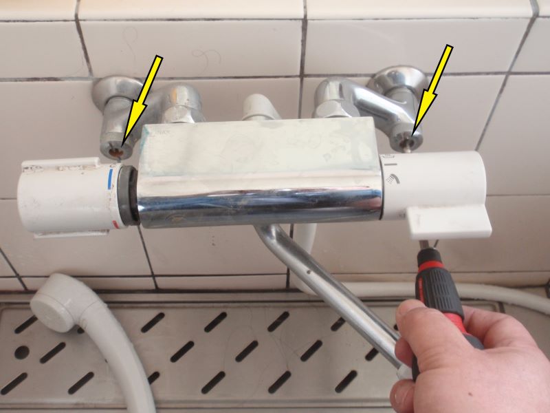 シャワー付き混合栓が破損場合の、水漏れを止める応急処置方法
