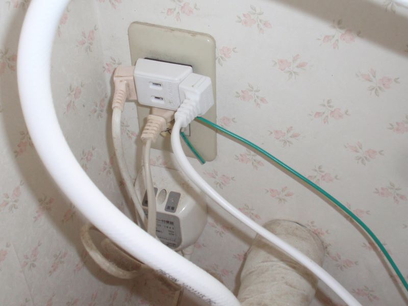 温水洗浄便座（通称ウォシュレット）の取り付け方法⑭電源の取り付け