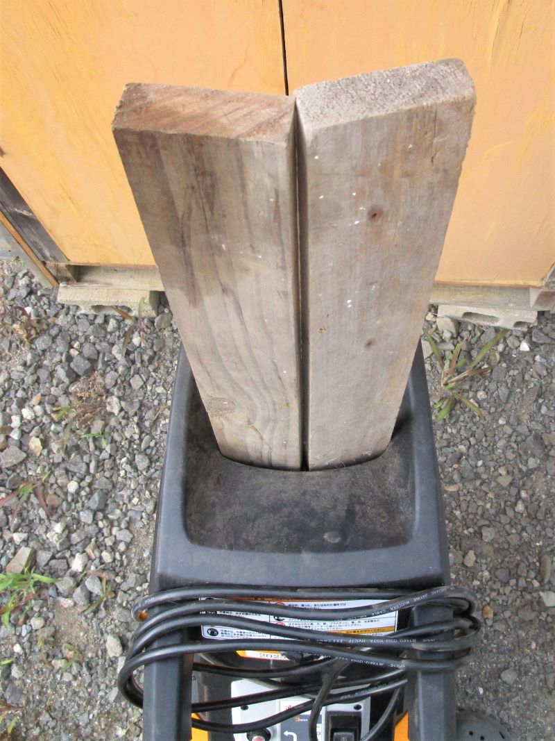 京セラ・ガーデンシュレッダー GS-2010用　押し込み板改良版製作①適当な木の板を組み合わせて使えそうな板を選定