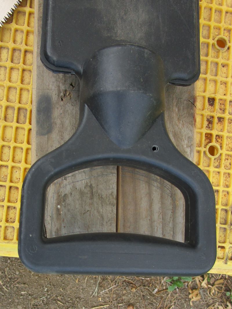 京セラ・ガーデンシュレッダー GS-2010用　押し込み板改良版製作⑥柄の部分は標準付属品と同じような形に型取り