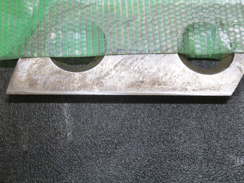 ダイヤモンド砥石で、京セラ・ガーデンシュレッダー GS-2010 の刃研ぎ⑨刃裏研磨で刃こぼれを修正