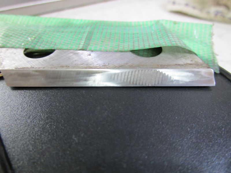 ダイヤモンド砥石で、京セラ・ガーデンシュレッダー GS-2010 の刃研ぎ　科の摩耗があまり酷くない面の研磨②