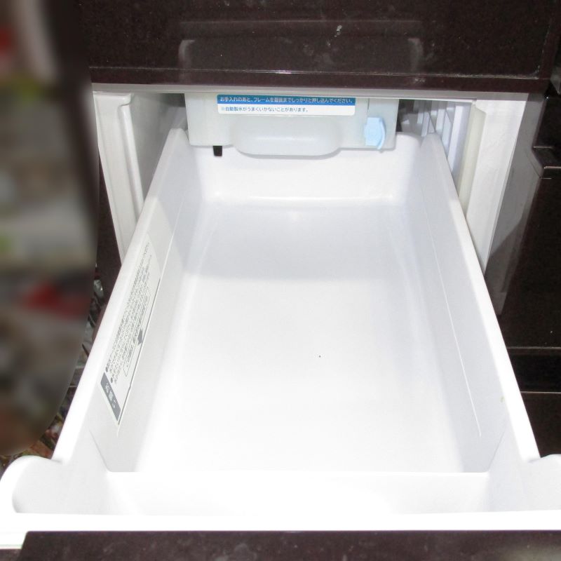 日立 真空チルド冷蔵庫　R-G6200D 製氷皿の取り外し方①