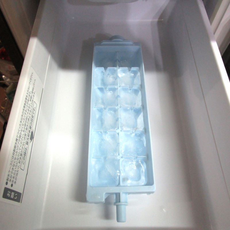 日立 真空チルド冷蔵庫　R-G6200D 自動製氷装置故障　氷を作る代替案①