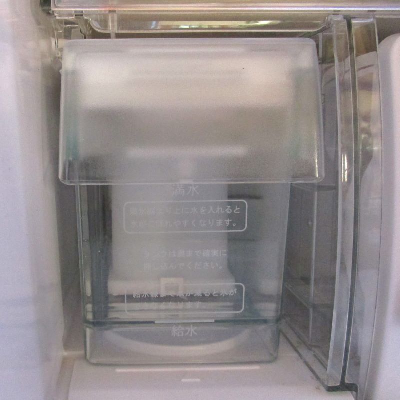 日立 真空チルド冷蔵庫　R-G6200D 自動製氷装置の給水タンク