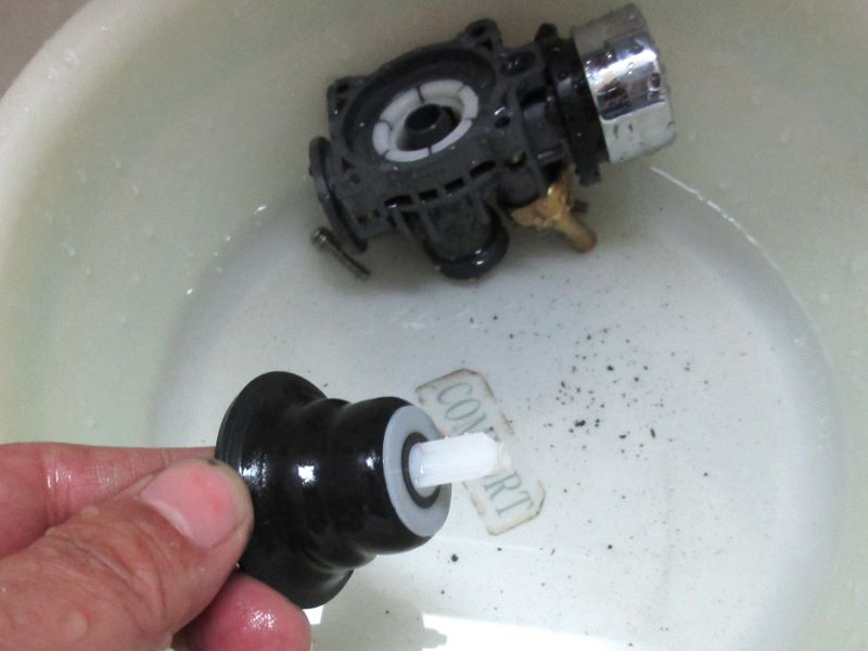 トイレ小便器用金具 フラッシュバルブINAX LIXIL・UF-3JHの分解掃除⓷