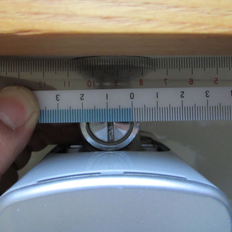 トイレ小便器用金具 フラッシュバルブINAX LIXIL・UF-3JH　水の元栓部の寸法写真　溝幅2㎜　溝長さ18㎜