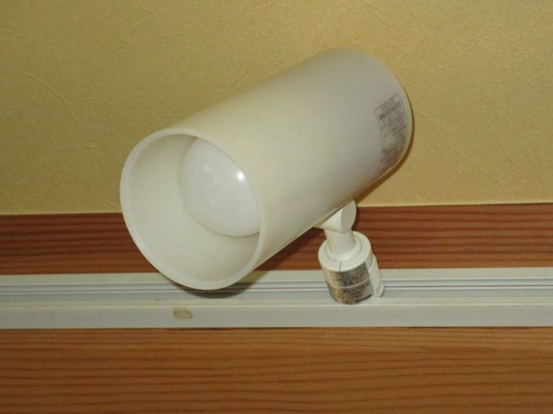 パナソニック　スポットライト照明・ HEA1091E（CE）を改良して、汎用LED電球を取り付けた画像