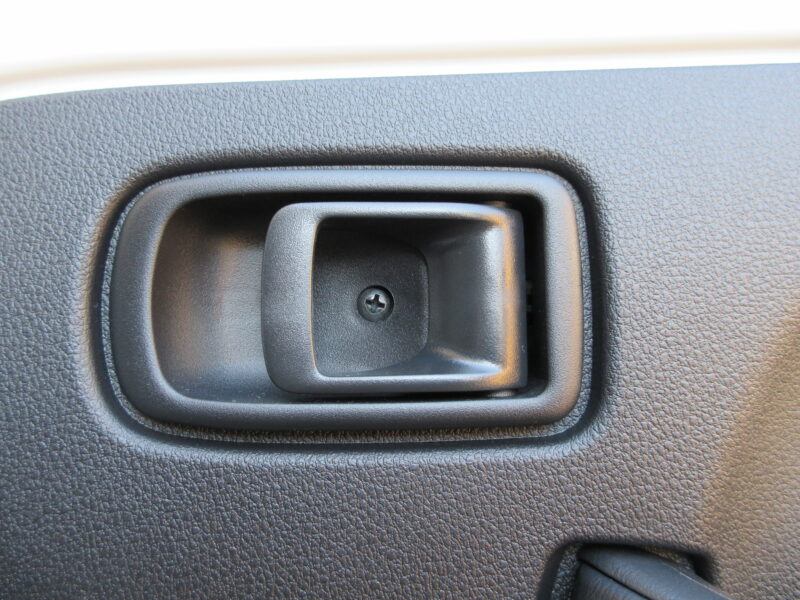 ダイハツハイゼットトラックのドア開閉レバー部の画像