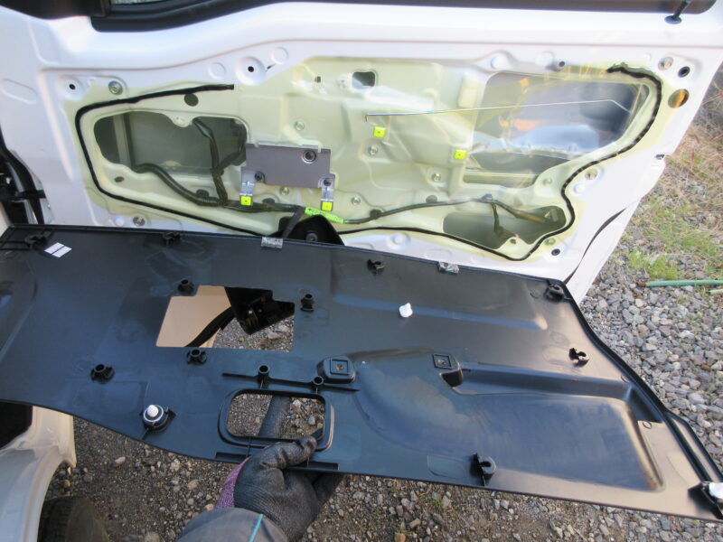 ダイハツハイゼットトラックのドア内張外し方説明画像①