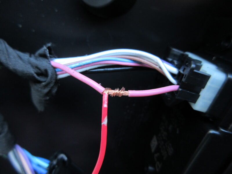 ダイハツハイゼットトラックの常時電源分岐説明画像②