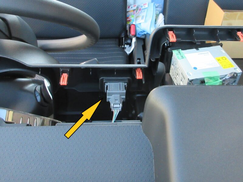 ダイハツハイゼットトラック S510P インパネの外し方説明画像 ハザードランプスイッチのコネクター説明