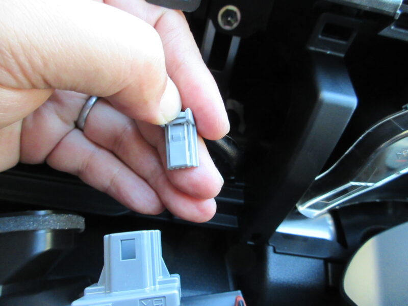 ダイハツハイゼットトラック S510P インパネの外し方説明画像 ハザードランプスイッチ コネクターの外し方