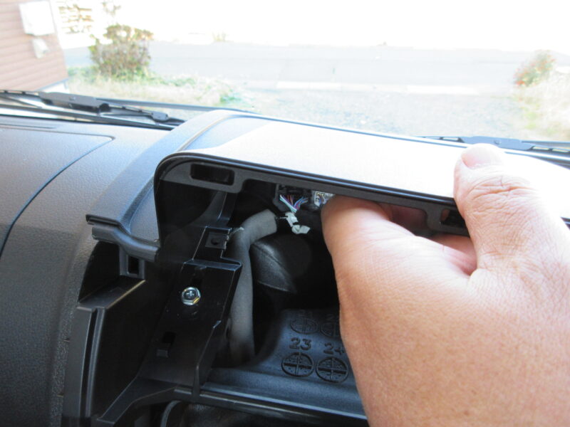 ダイハツハイゼットトラック S510P インパネの外し方説明画像 アッパーパネルの外し方