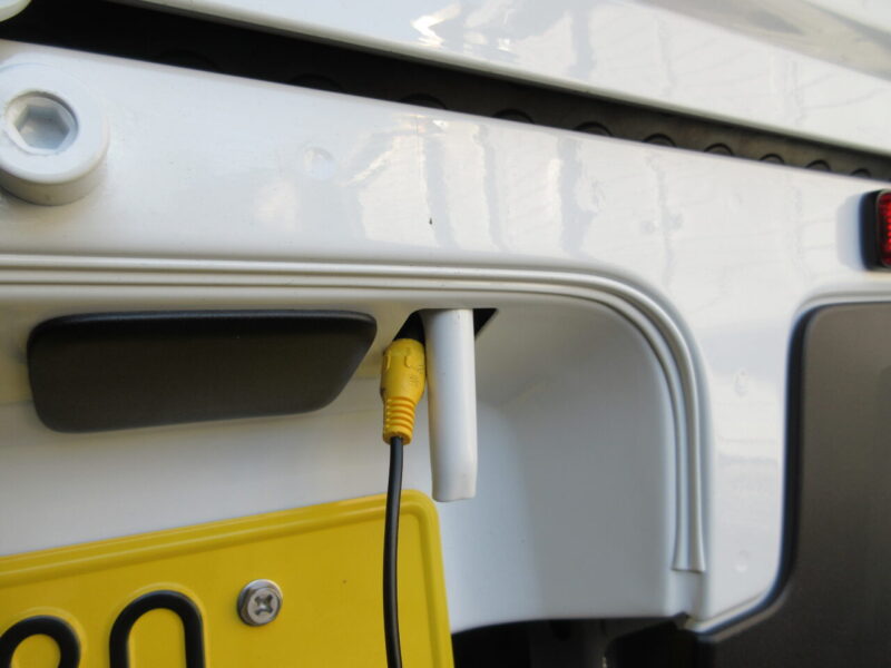 ハイゼットトラックS510Pにバックカメラを取り付け。配線で苦闘