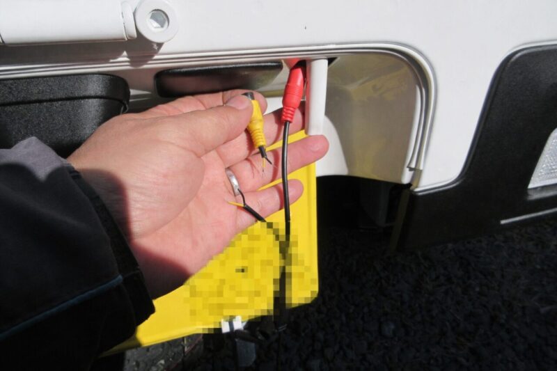 ハイゼットトラックS510Pにバックカメラを取り付け。配線で苦闘　RCAケーブルは一旦切断して配線