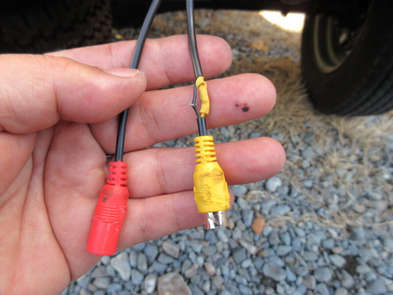 ハイゼットトラックS510Pにバックカメラを取り付け。配線で苦闘　RCAケーブルの接続