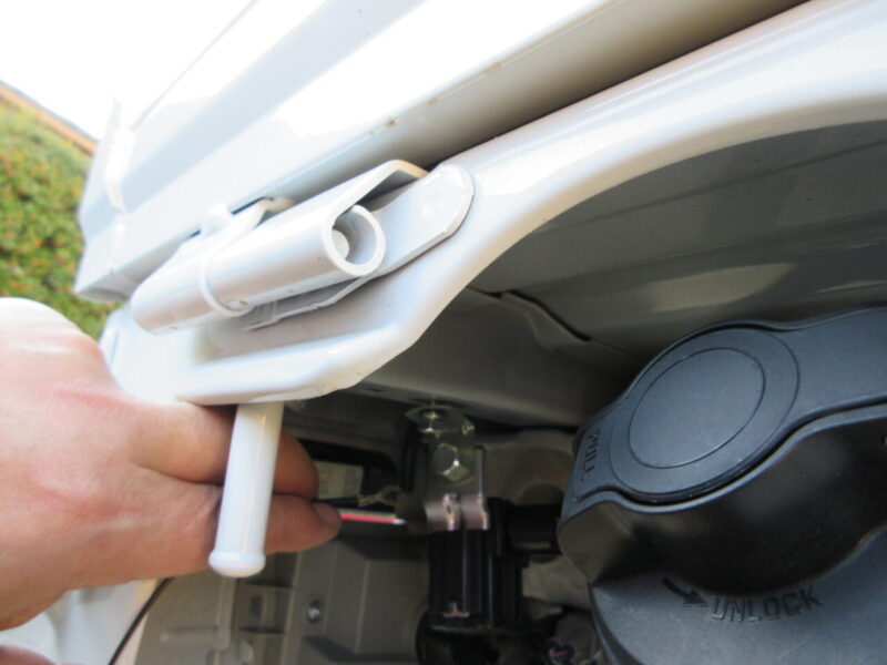 ハイゼットトラックS510Pにバックカメラを取り付け。カメラのアース線（マイナス線）の設置場所説明画像２