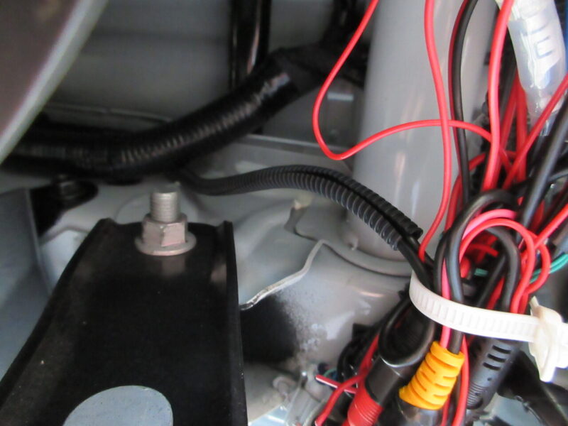 ハイゼットトラックS510Pにバックカメラを取り付け配線経路説明画像