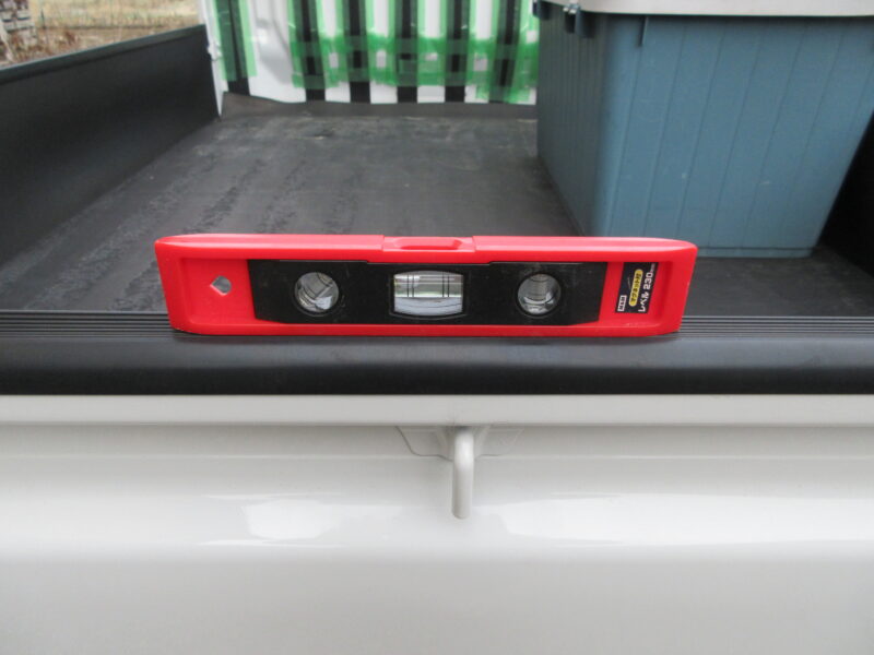 バックカメラの位置設定　車を水平な場所に置く　今は傾いている画像