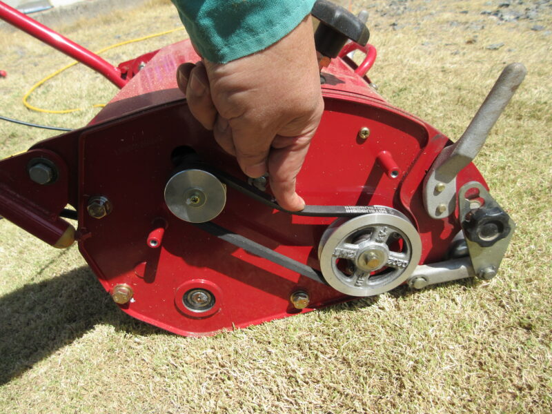 バロネスLM12MH Vベルトの張り具合確認 たるみの状態