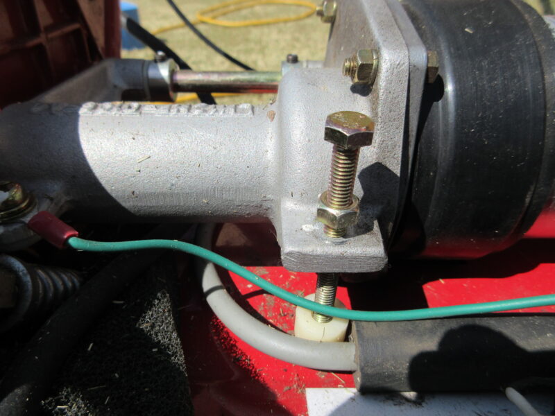 バロネスLM12MH Vベルト張り調整 固定ナットを緩める