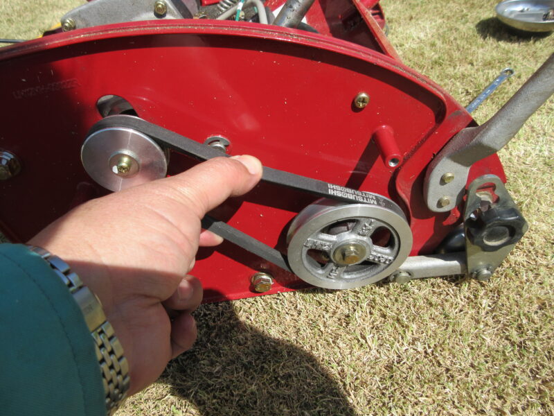 バロネスLM12MH Vベルト張り調整 適正な張り具合の確認